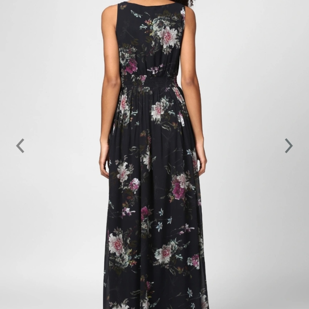 Dress - Picture 4 of 4